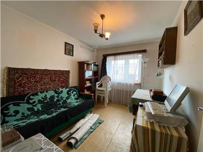 Apartament 3 camere, decomandat, S 64 mp + balcon, Gheorghieni.