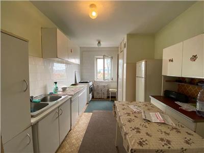 Apartament 3 camere, decomandat, S 64 mp + balcon, Gheorghieni.