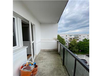 Apartament 3 camere, decomandat, S 64 mp + balcon, Gheorghieni.