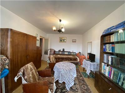 Apartament 3 camere, decomandat, S 64 mp + balcon, Gheorghieni.