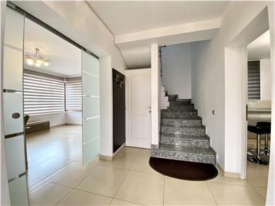 Duplex 5 camere, S 120 mp + 250 mp grădina, zona Iulius.