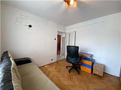 Apartament 2 camere, S 50 mp + 2 balcoane, decomandat, Zorilor.