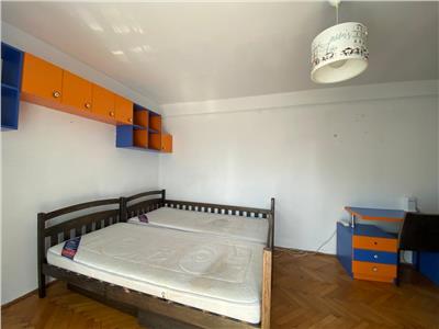 Apartament 2 camere, S 50 mp + 2 balcoane, decomandat, Zorilor.