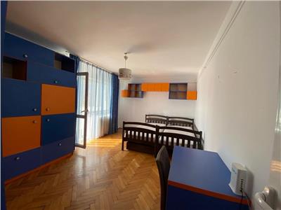 Apartament 2 camere, S 50 mp + 2 balcoane, decomandat, Zorilor.