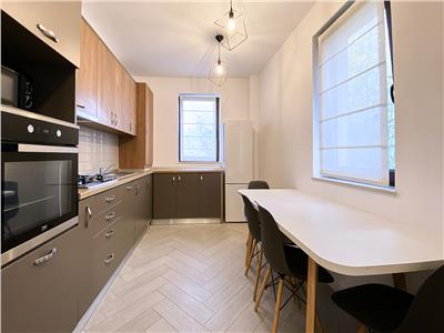 Apartament 3 camere, 2 bai, bloc nou, mobilat, etaj 1/2, Europa