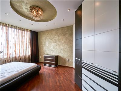 Casa individuala cu 7 camere, S209mp+1200 teren, Floresti