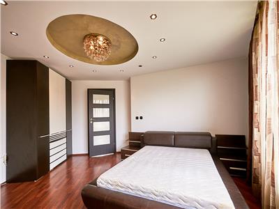 Casa individuala cu 7 camere, S209mp+1200 teren, Floresti