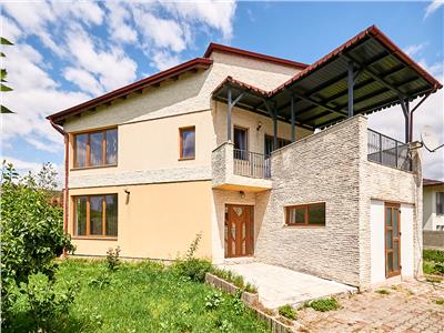 Casa individuala cu 7 camere, S209mp+1200 teren, Floresti