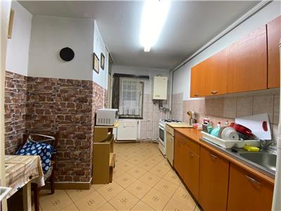 Apartament 3 camere, S 65 mp, decomandat, mobilat, Titulescu.