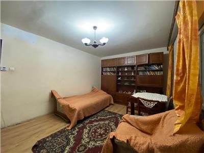 Apartament 3 camere, S 65 mp, decomandat, mobilat, Titulescu.