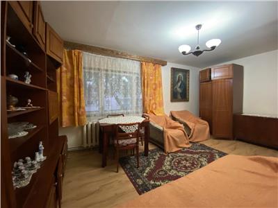 Apartament 3 camere, S 65 mp, decomandat, mobilat, Titulescu.