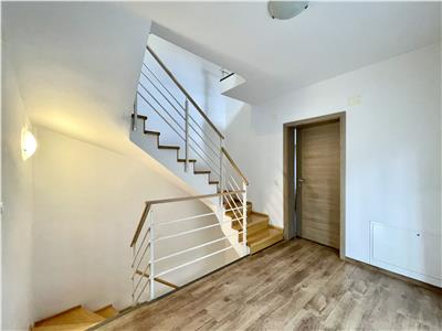 Duplex 5 camere, S 170 mp + gradina + parcare, zona Grand Hotel Italia.