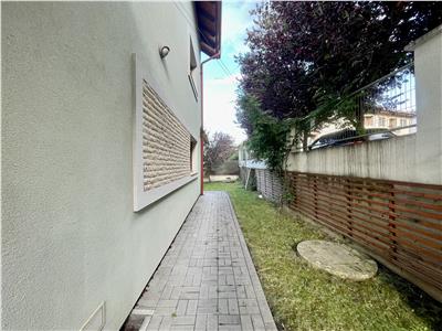 Duplex 5 camere, S 170 mp + gradina + parcare, zona Grand Hotel Italia.