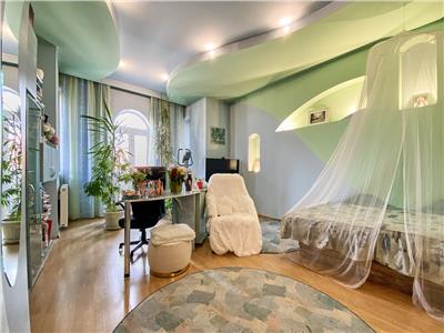 Apartament 2 camere, decomandat, S 80 mp, mobilat, Centru.