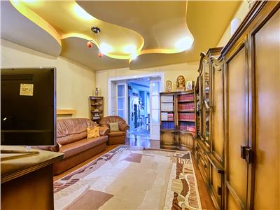 Apartament 2 camere, decomandat, S 80 mp, mobilat, Centru.