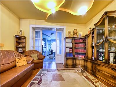 Apartament 2 camere, decomandat, S 80 mp, mobilat, Centru.