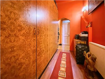 Apartament 2 camere, decomandat, S 80 mp, mobilat, Centru.