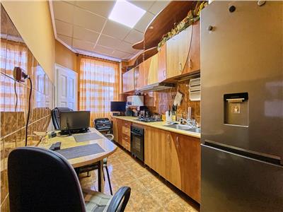 Apartament 2 camere, decomandat, S 80 mp, mobilat, Centru.
