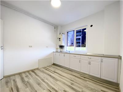 Spatiu de birou cu 4 camere, S116mp, parcare, bloc nou, Calea Turzii