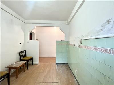 Apartament 2 camere, decomandat, zona Hotel Royal.