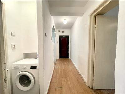 Apartament 2 camere, decomandat, zona Hotel Royal.