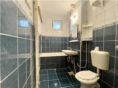 Apartament 2 camere, decomandat, zona Hotel Royal.