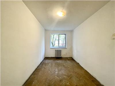 Apartament 2 camere, decomandat, zona Hotel Royal.