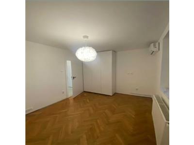 Apartament 2 camere, decomandat, mobilat, utilat, zona Iulius Mall.