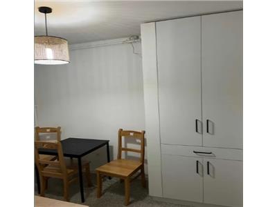 Apartament 2 camere, decomandat, mobilat, utilat, zona Iulius Mall.