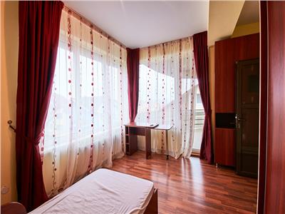 Apartament 5 camere cu 3 bai, 130 mp + 3 balcone 30 mp. str. Mircea Eliade, Zorilor