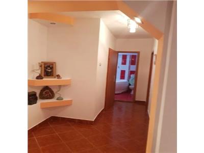 Apartament 3 camere, decomandat, mobilat, zona Ion Mester.