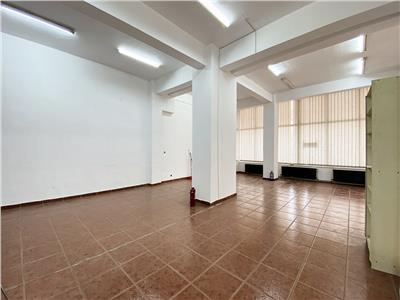 Spatiu comercial S204 mp., cu 2 intrari, rampa, zona Calvaria
