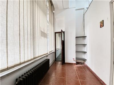 Spatiu comercial S204 mp., cu 2 intrari, rampa, zona Calvaria