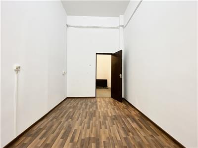 Spatiu comercial S204 mp., cu 2 intrari, rampa, zona Calvaria