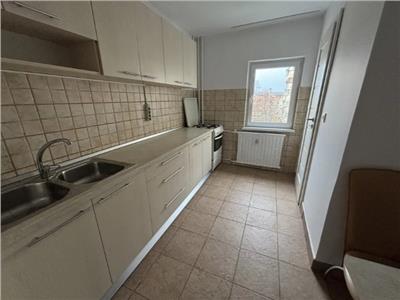 Apartament 3 camere, decomandat, mobilat, utilat, zona Interservisan.