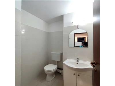 Apartament 3 camere, decomandat, mobilat, Semicentral.