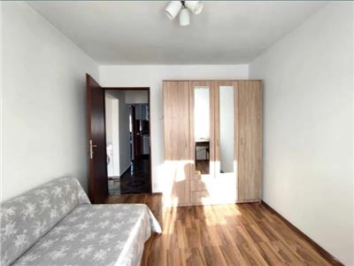Apartament 3 camere, decomandat, mobilat, Semicentral.
