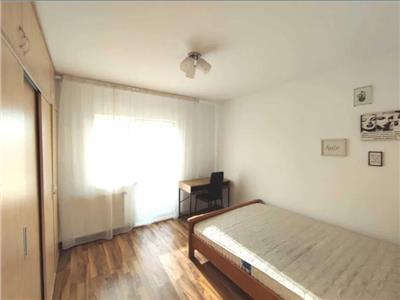 Apartament 3 camere, decomandat, mobilat, Semicentral.