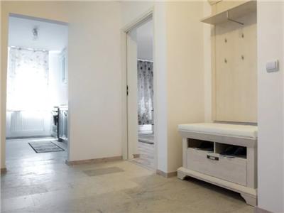 Apartament 2 camere, decomandat, mobilat, zona Iulius Mall.