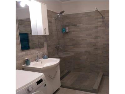 Apartament 2 camere, decomandat, mobilat, zona Iulius Mall.
