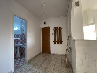 Apartament 2 camere, S 60 mp + 5 mp, decomandat, Titulescu.