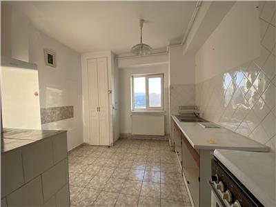 Apartament 2 camere, S 60 mp + 5 mp, decomandat, Titulescu.