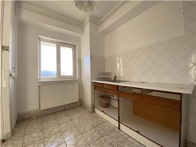 Apartament 2 camere, S 60 mp + 5 mp, decomandat, Titulescu.