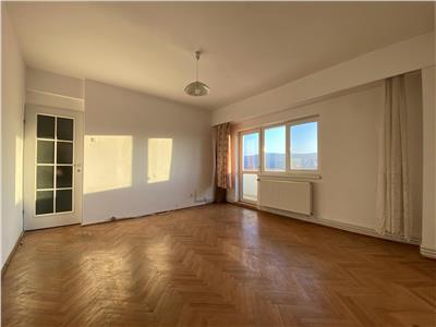 Apartament 2 camere, S 60 mp + 5 mp, decomandat, Titulescu.