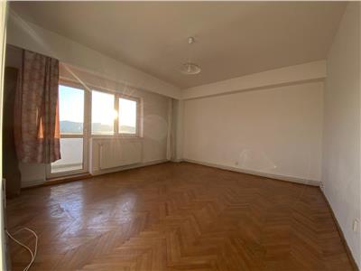 Apartament 2 camere, S 60 mp + 5 mp, decomandat, Titulescu.