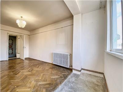 Apartament 3 camere, decomandat, str. Republicii, zona Gradina Botanica