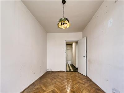 Apartament 3 camere, decomandat, str. Republicii, zona Gradina Botanica