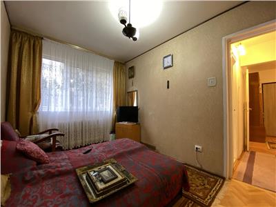 Apartament 3 camere, S 64 mp + balcon, decomandat, Manastur.