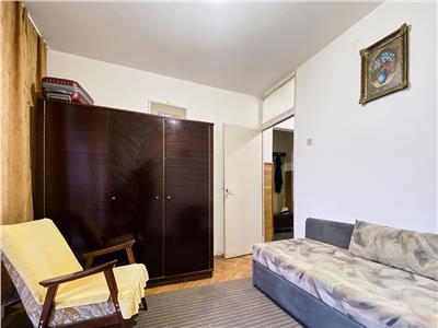 Apartament 3 camere, S 64 mp+2 balcoane, decomandat, str. Gh. Dima
