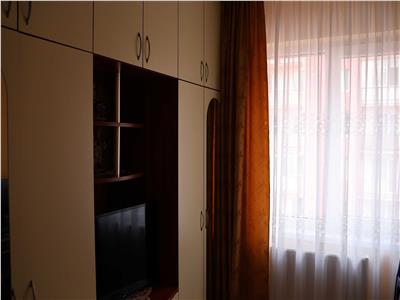 Apartament 2 camere, decomandat, mobilat, utilat, Între Lacuri.